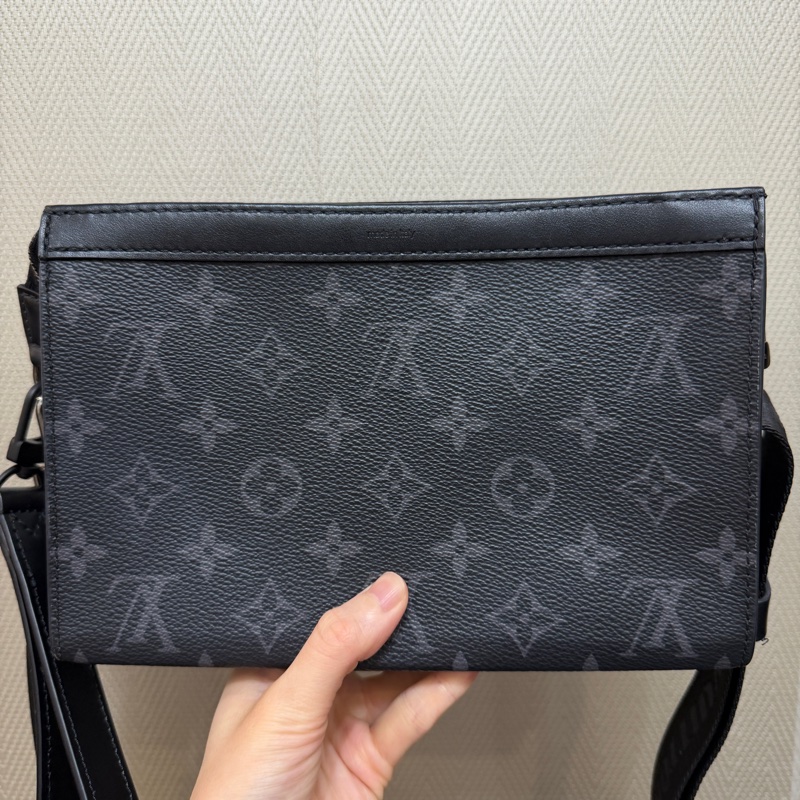 LV 黑灰原花Gaston銀釦二合一斜背包M81124-5