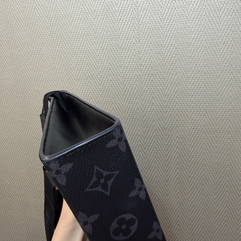 LV 黑灰原花Gaston銀釦二合一斜背包M81124-8