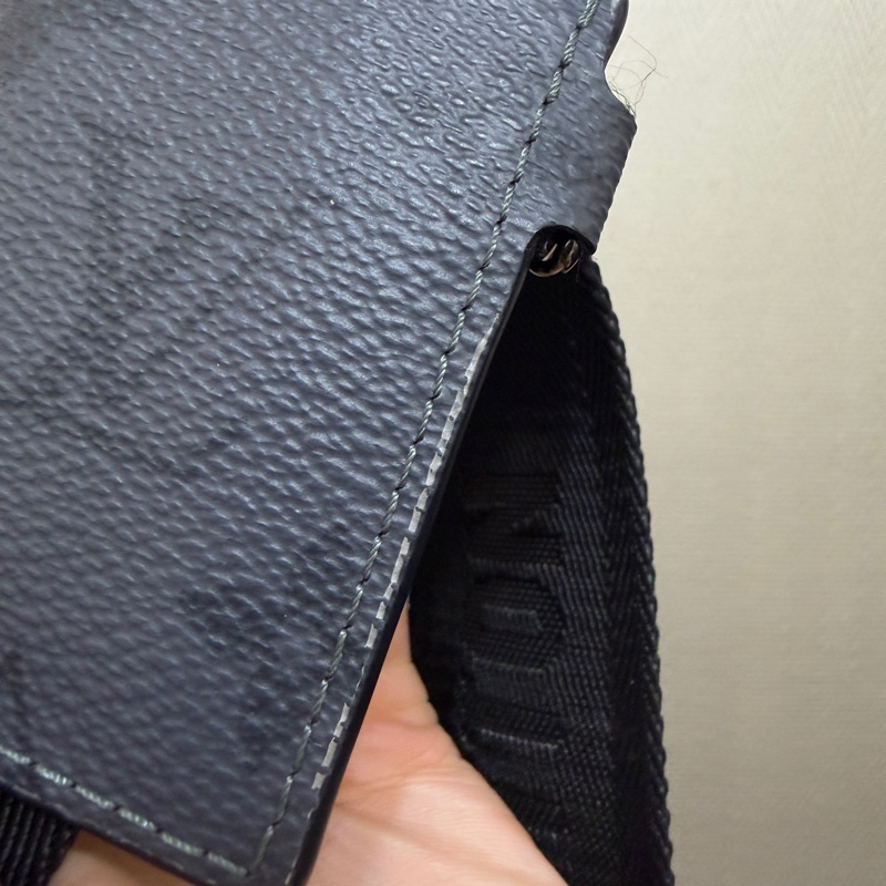 LV 黑灰原花Gaston銀釦二合一斜背包M81124-18