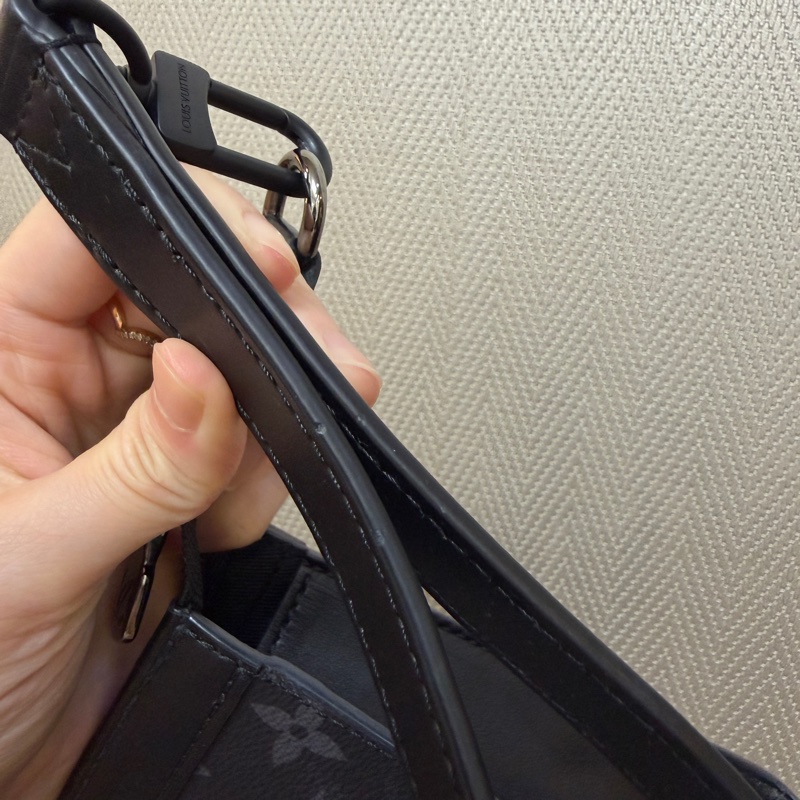 LV 黑灰原花Gaston銀釦二合一斜背包M81124-23