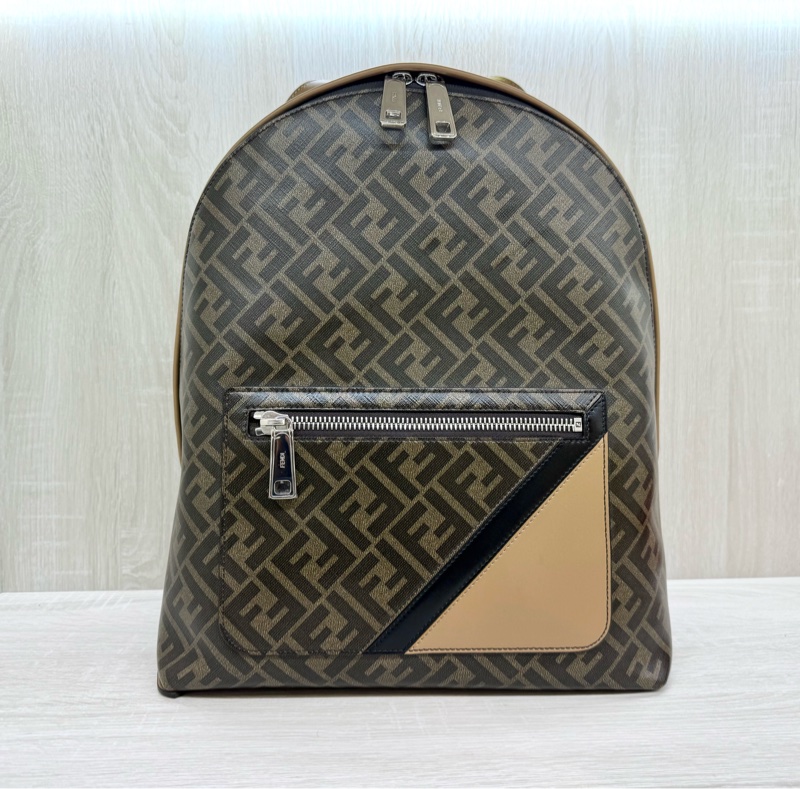 FENDI老花牛皮金釦Chiodo Diagonal雙肩後背包7VZ076-0