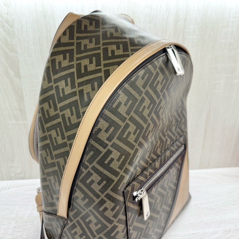 FENDI老花牛皮金釦Chiodo Diagonal雙肩後背包7VZ076-4