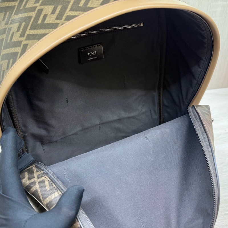 FENDI老花牛皮金釦Chiodo Diagonal雙肩後背包7VZ076-7