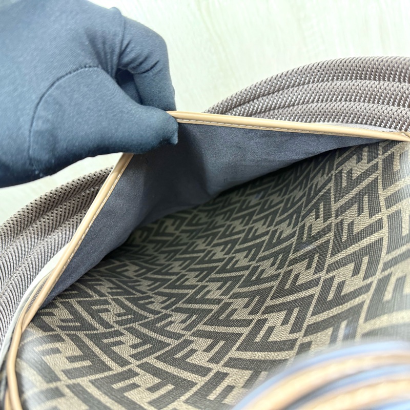 FENDI老花牛皮金釦Chiodo Diagonal雙肩後背包7VZ076-8