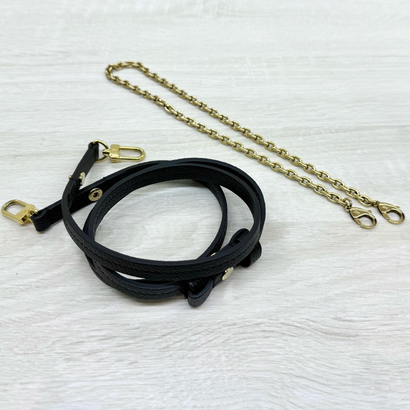 LV黑壓紋牛皮Easy Pouch On Strap金釦腋下月亮包M80349-14