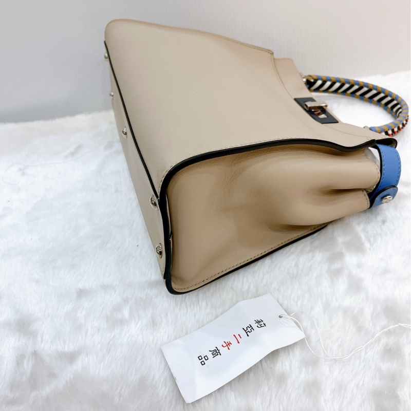莉亞精品♡Fendi Peekaboo 奶茶編織手把 二手-10