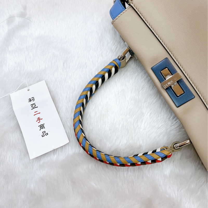 莉亞精品♡Fendi Peekaboo 奶茶編織手把 二手-18