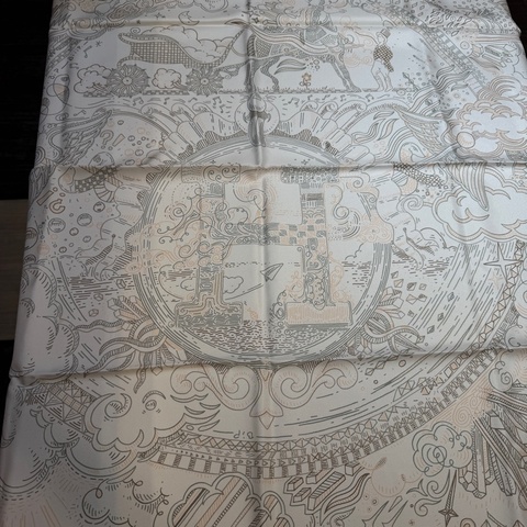 Hermes 白底灰綠邊Please hold the line方型絲巾H004187