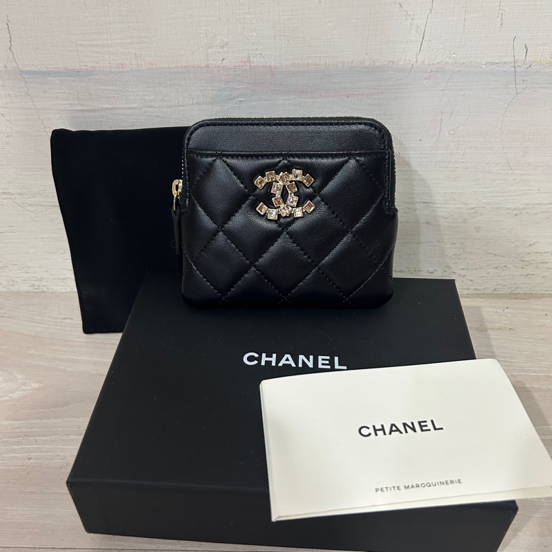 Chanel 黑水鑽雙C logo 5卡吐司包 零錢包-0
