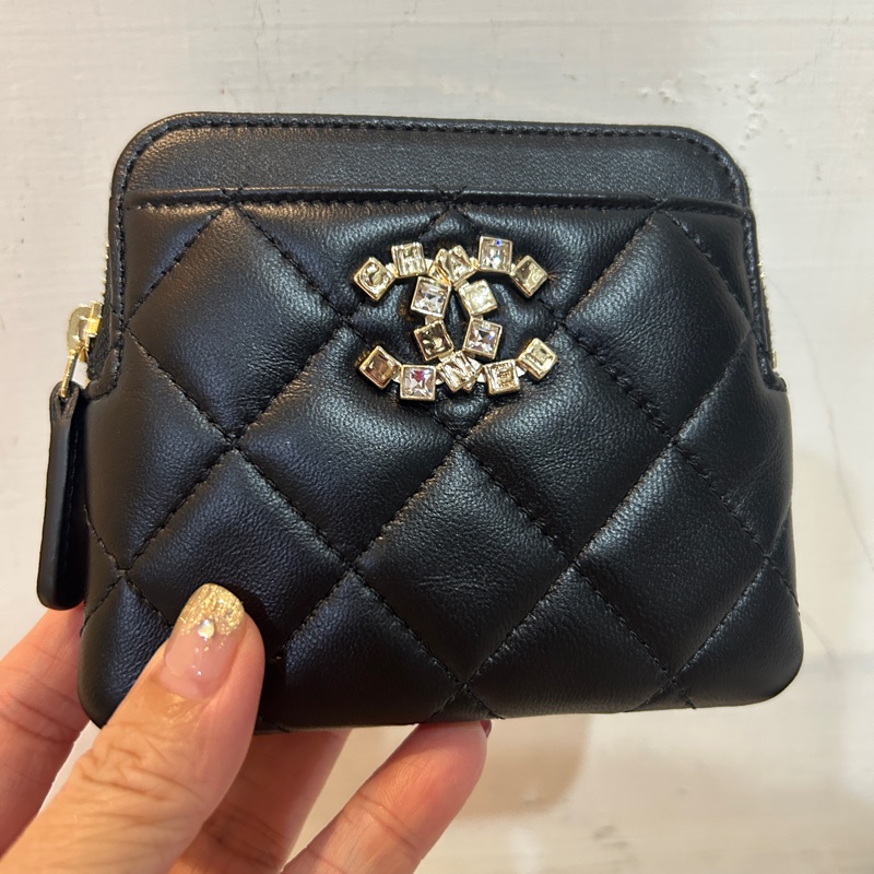 Chanel 黑水鑽雙C logo 5卡吐司包 零錢包-1