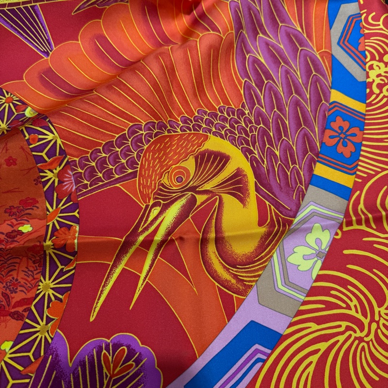 Hermes 橘黃底馬車孔雀方型絲巾-4