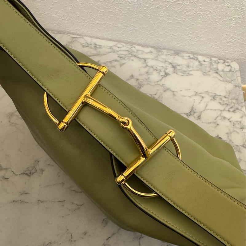 Gucci牛油果綠金馬銜釦單肩包-11