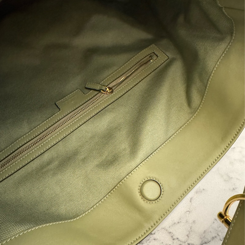 Gucci牛油果綠金馬銜釦單肩包-15