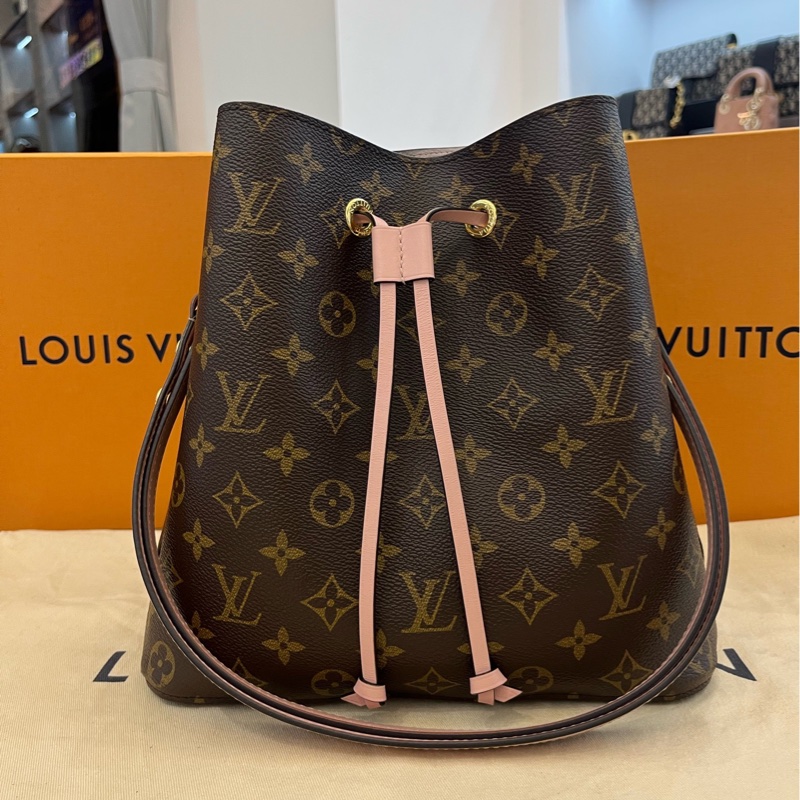 98新 LV路易威登NeoNoe粉色水桶包 經典老花配粉色皮質裝飾 金色五金配件 尺寸:26×26×17.5cm-0