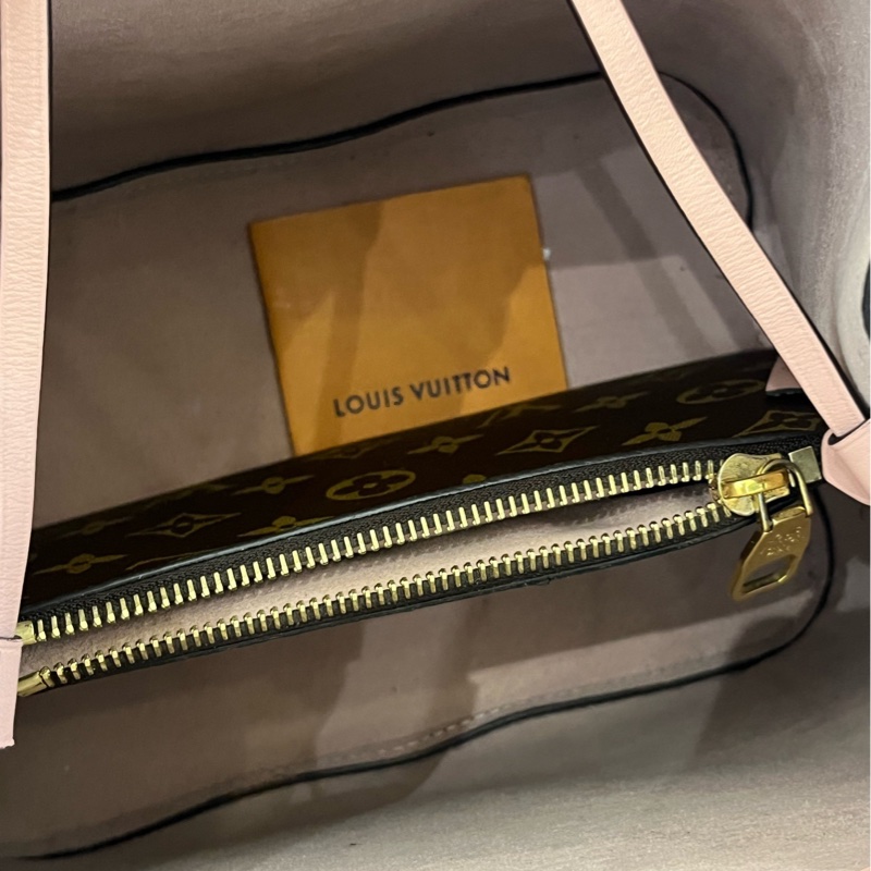 98新 LV路易威登NeoNoe粉色水桶包 經典老花配粉色皮質裝飾 金色五金配件 尺寸:26×26×17.5cm-7