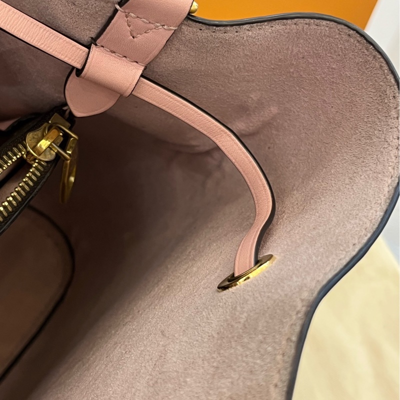 98新 LV路易威登NeoNoe粉色水桶包 經典老花配粉色皮質裝飾 金色五金配件 尺寸:26×26×17.5cm-8