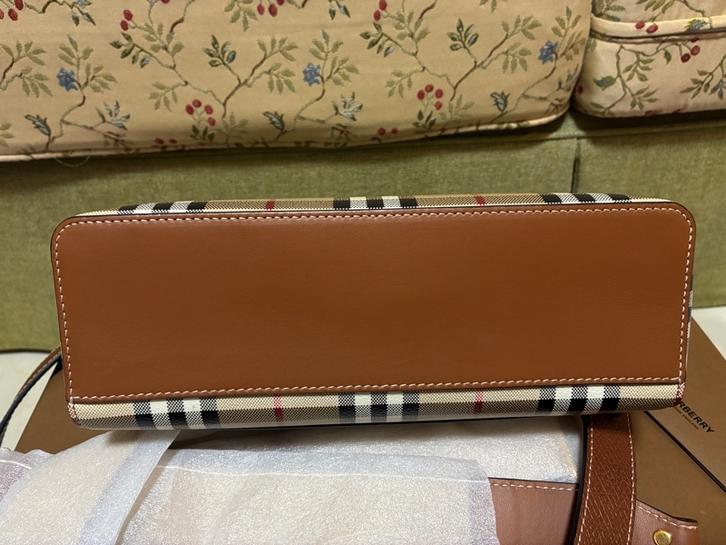 有購證 Burberry 經典格紋 肩背 掀蓋包-7