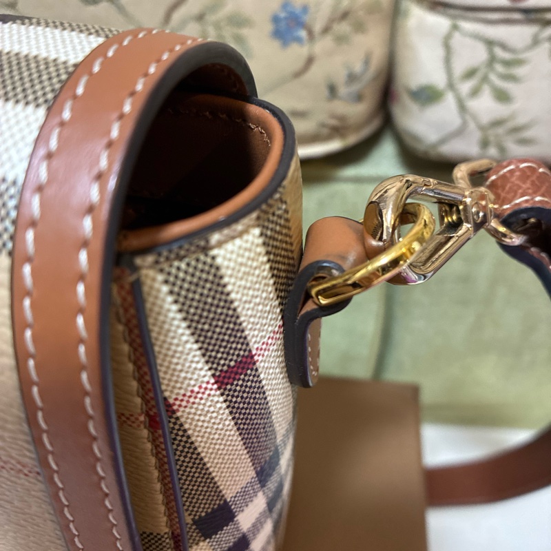 有購證 Burberry 經典格紋 肩背 掀蓋包-9