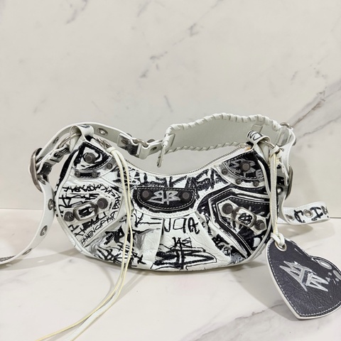 ®️巴黎世家 LeCagole 塗鴉款 腋下包/側背包
