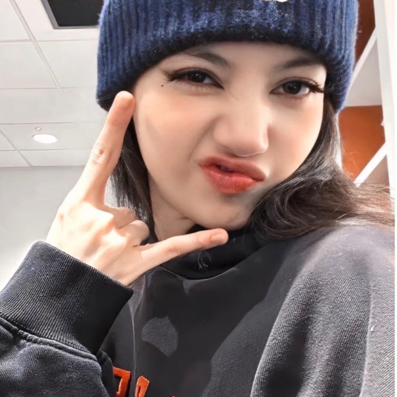 CELINE 凱旋門毛帽 Lisa同款 藏藍色-1