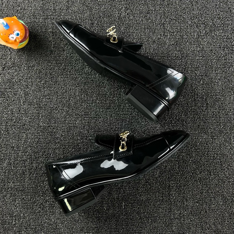 Chanel香奈兒黑金樂福鞋 尺碼：35整體成色不錯 出門穿一次-3