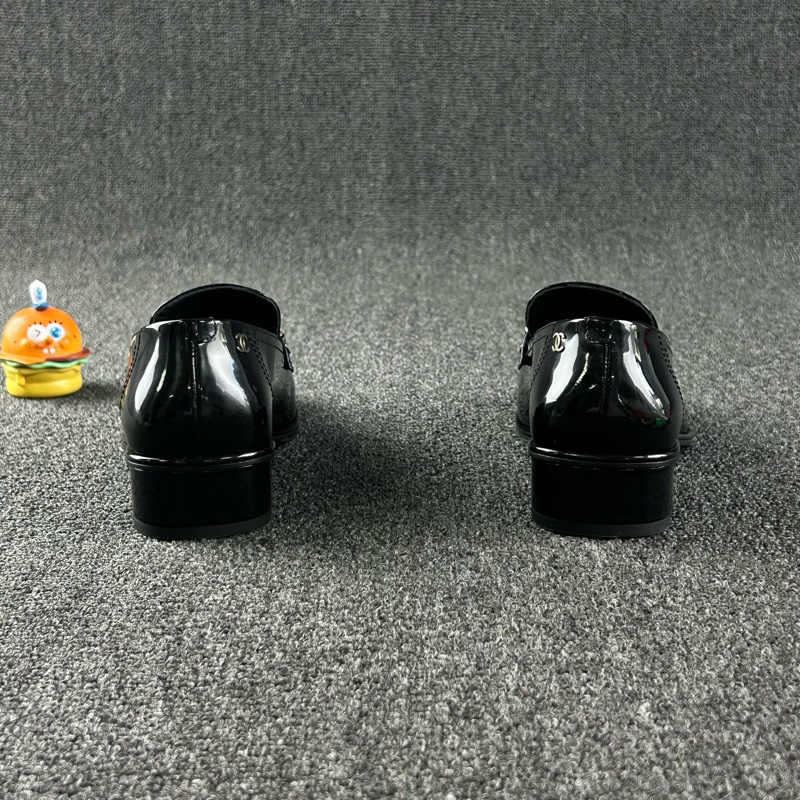 Chanel香奈兒黑金樂福鞋 尺碼：35整體成色不錯 出門穿一次-4