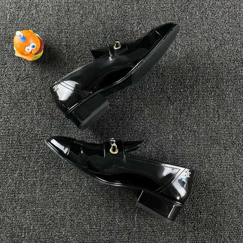 Chanel香奈兒黑金樂福鞋 尺碼：35整體成色不錯 出門穿一次-6