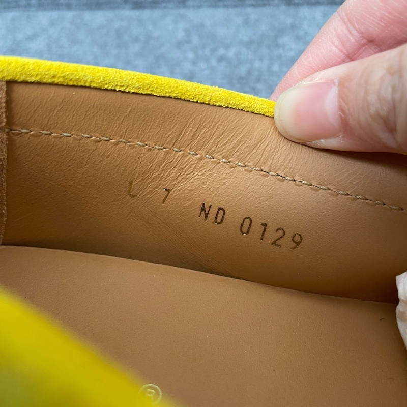 LV 路易威登 黃色麂皮馬銜扣豆豆鞋 41碼-3