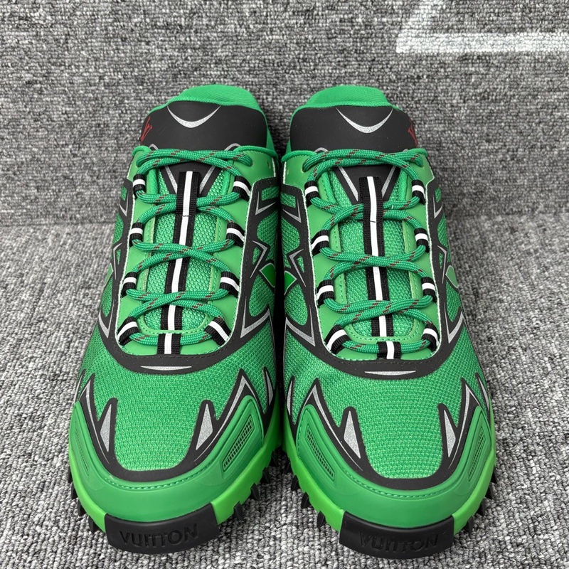 LV 路易威登 黑綠色太陽花運動鞋43 碼-1