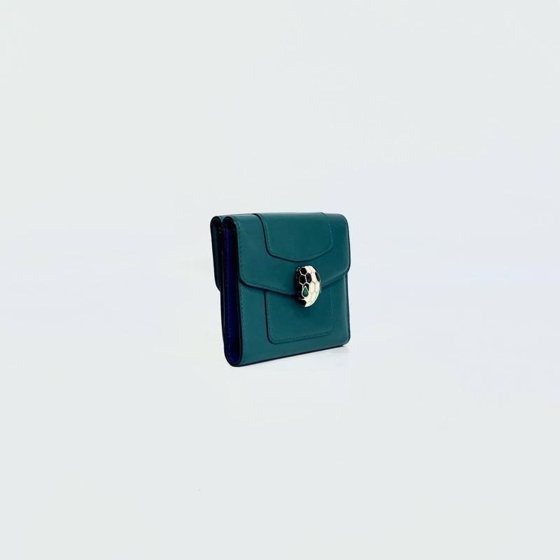 💚寶格麗BVLGARI祖母綠牛皮金釦蛇頭雙面三折短夾281382-3