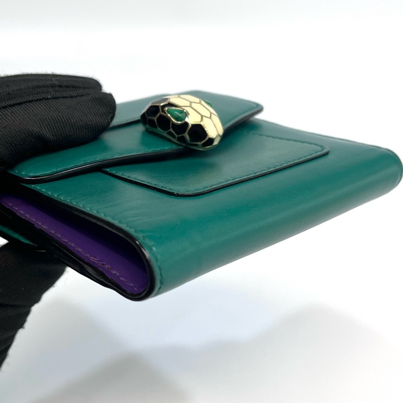 💚寶格麗BVLGARI祖母綠牛皮金釦蛇頭雙面三折短夾281382-14