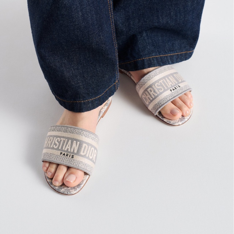 DIOR灰色刺繡帆布Toile de Jouy 法式印花圖騰涼鞋KCQ209-0