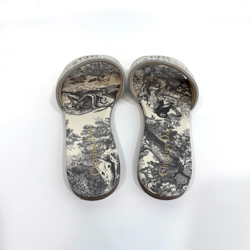 DIOR灰色刺繡帆布Toile de Jouy 法式印花圖騰涼鞋KCQ209-5