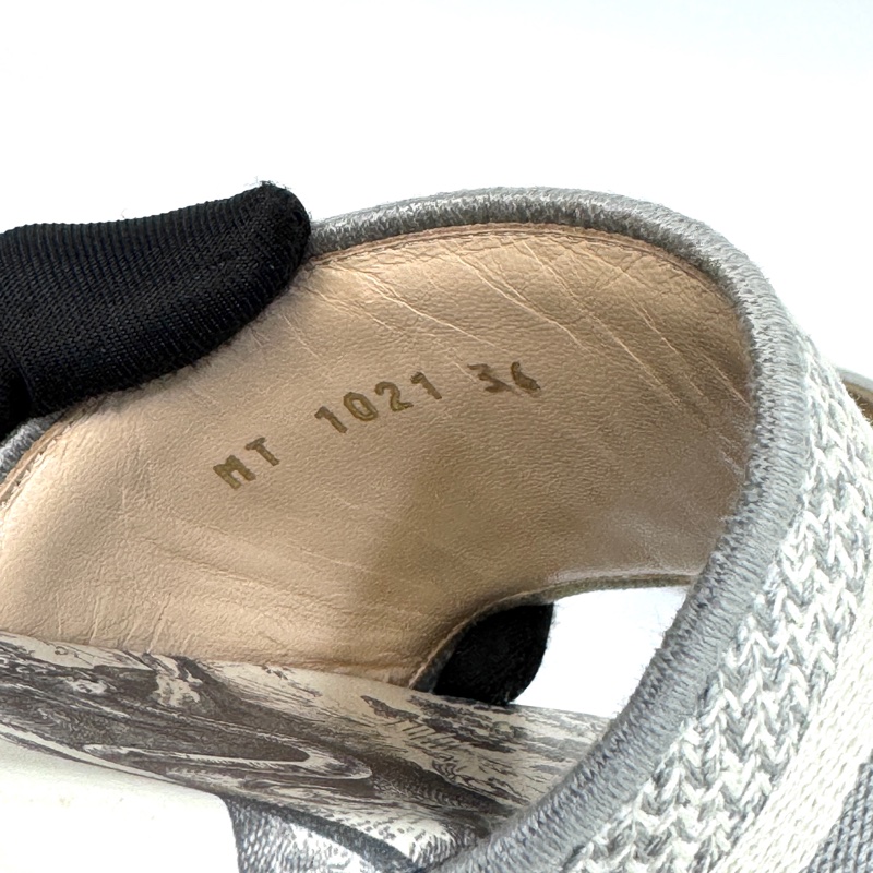 DIOR灰色刺繡帆布Toile de Jouy 法式印花圖騰涼鞋KCQ209-10