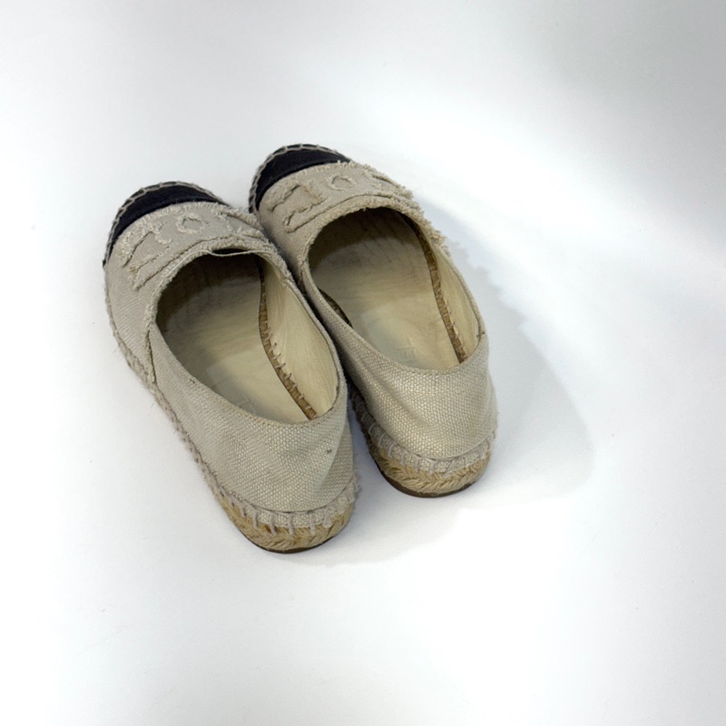 🕯️香奈兒漁夫鞋Chanel雙C黑色圓頭拼米杏色草編鉛筆鞋 ZG29762-4