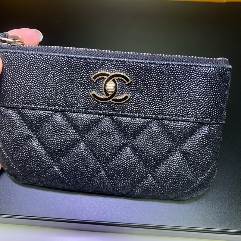 Chanel 香奈兒 黑金 黑色 魚子醬牛皮 一字拉鍊零錢包 萬用零錢包 全配-5
