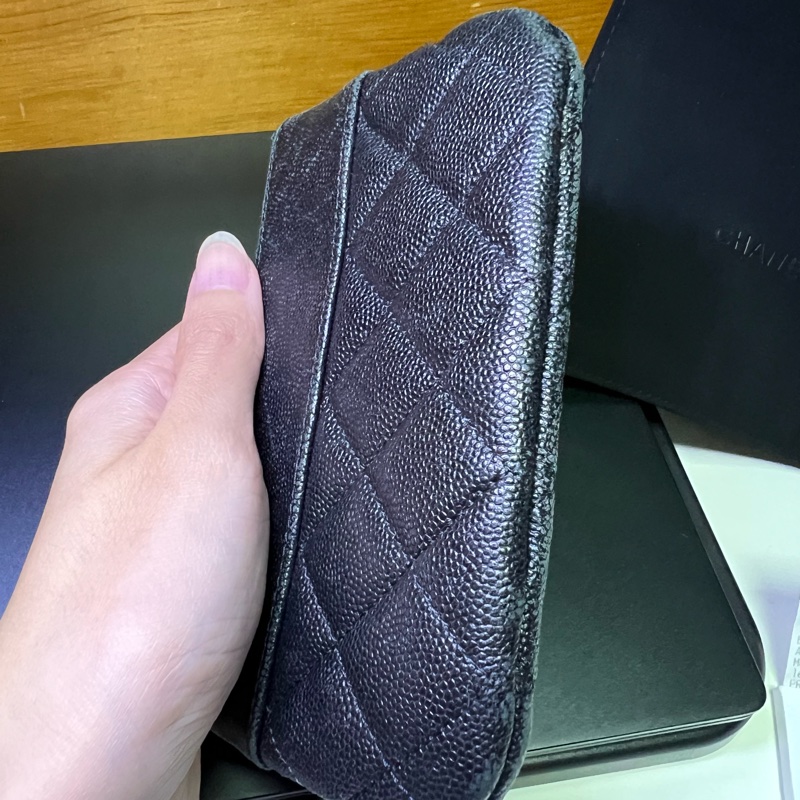 Chanel 香奈兒 黑金 黑色 魚子醬牛皮 一字拉鍊零錢包 萬用零錢包 全配-19