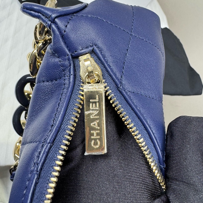 香奈兒藍金輕便腰包、胸包-7