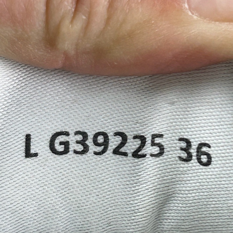 Chanel香奈兒米色板鞋 尺碼：36-6