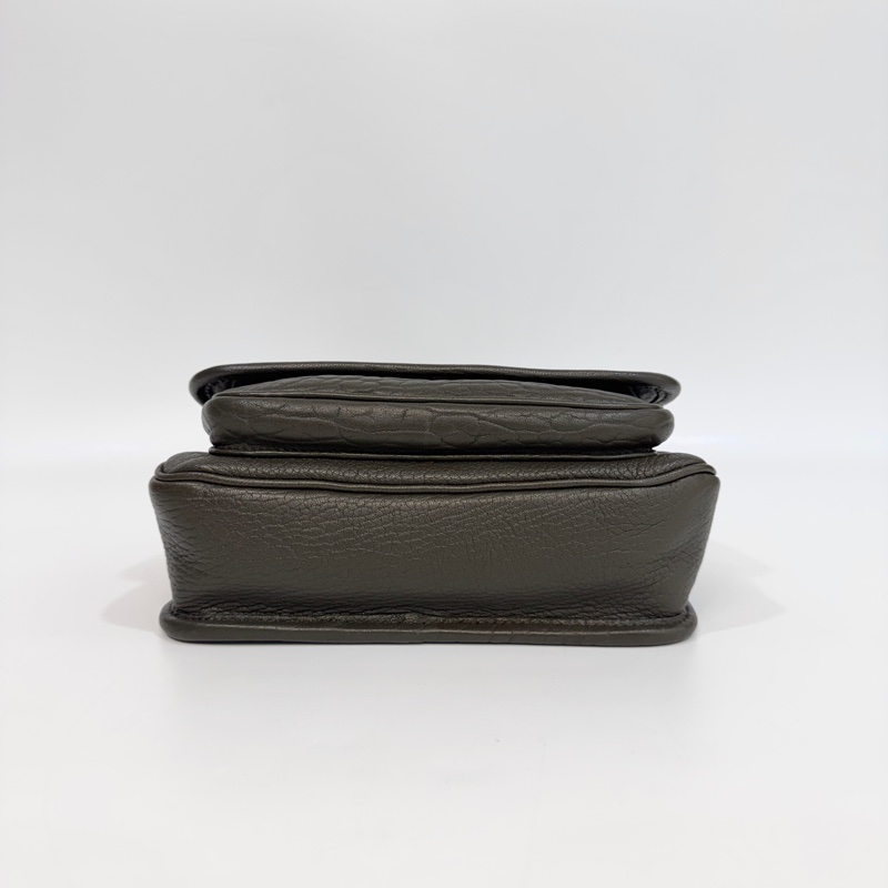 🫒聖羅蘭男士NIKI YSL橄欖綠銀釦粒面小羊皮NIKI小型郵差包776611-9