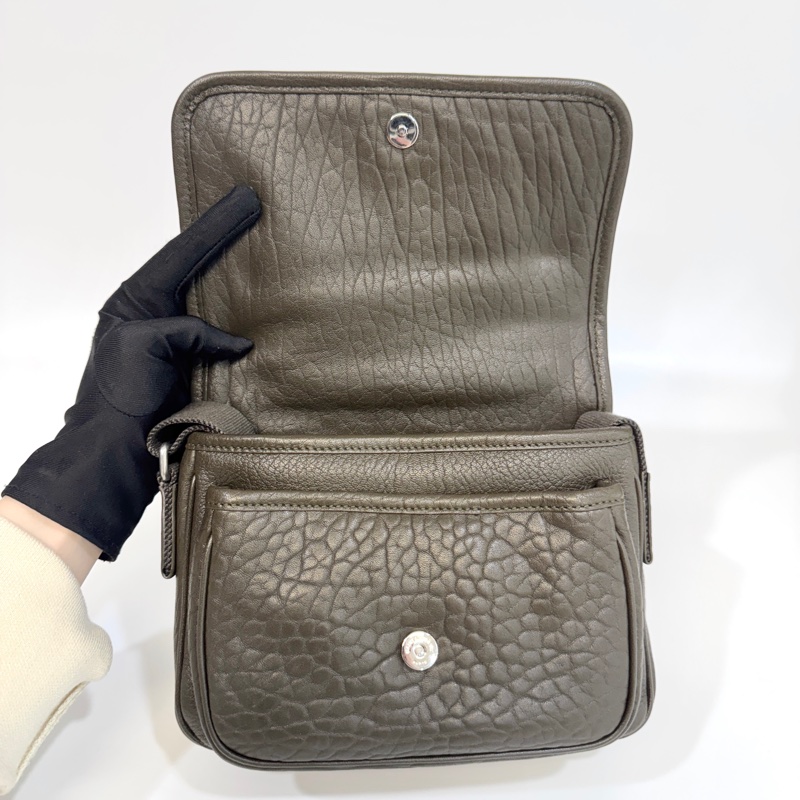 🫒聖羅蘭男士NIKI YSL橄欖綠銀釦粒面小羊皮NIKI小型郵差包776611-14