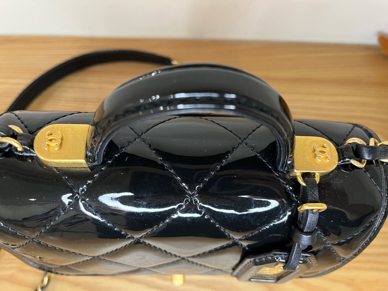 chanel 香奈兒 黑金 漆皮 豆腐包-4