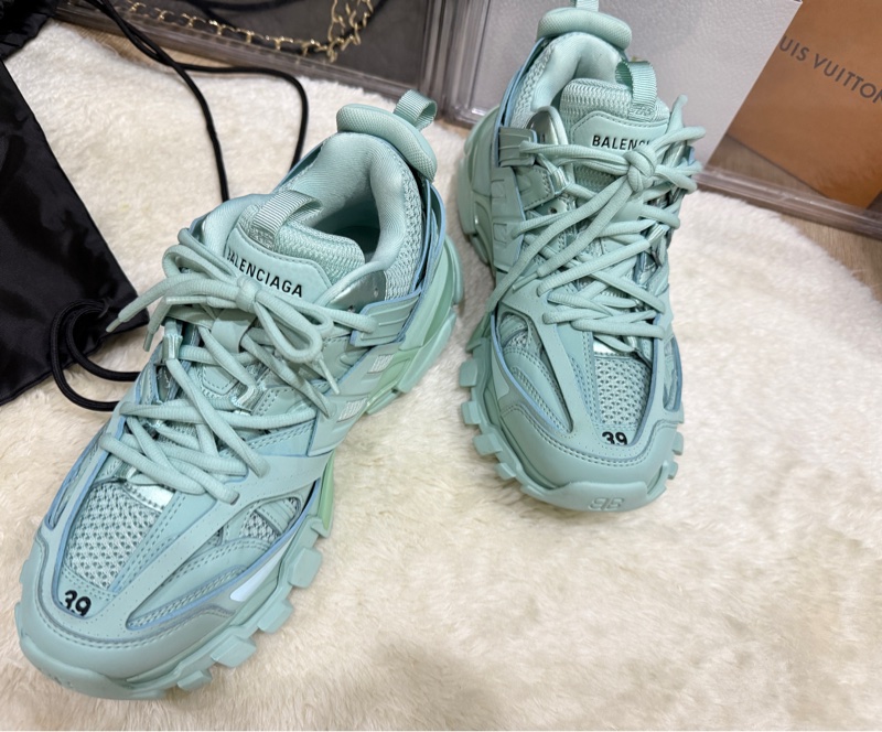 告別2025斷捨離價格🉐 🎖️巴黎世家 尺寸39老爹鞋 休閒鞋 超好看-39