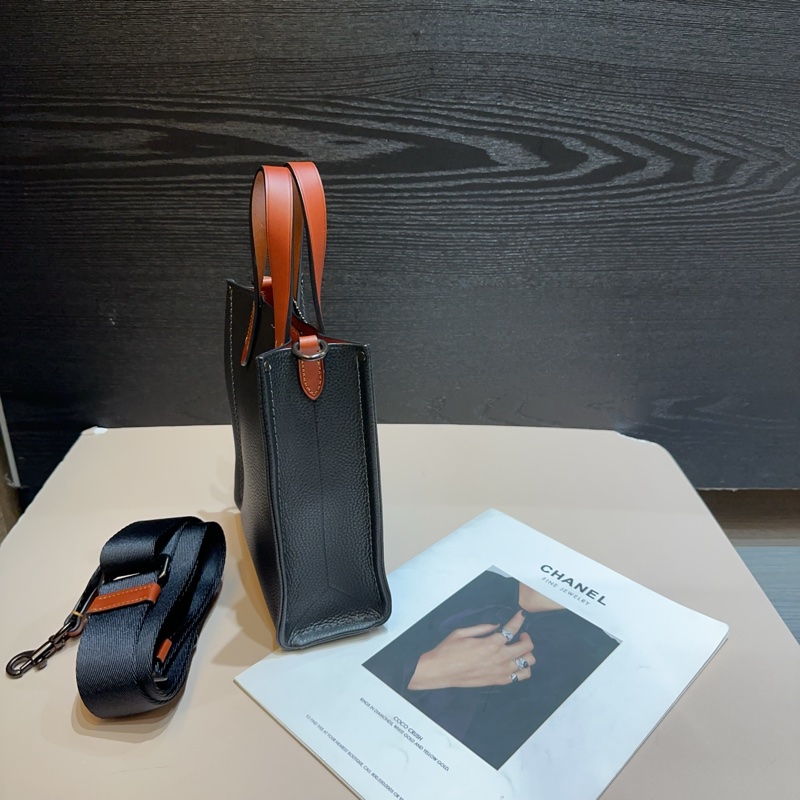 Coach 黑牛皮手提斜背包-2