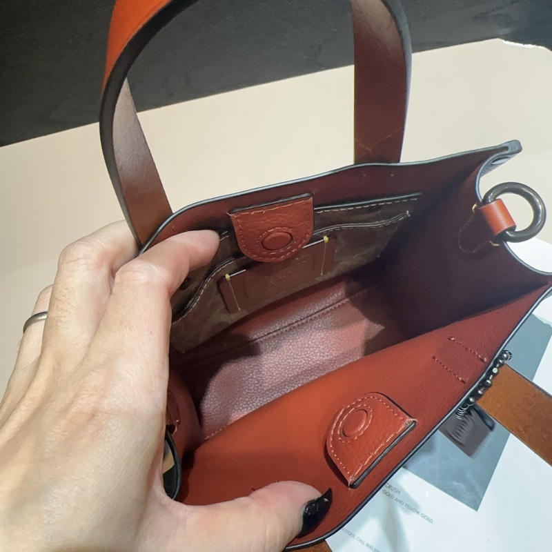 Coach 黑牛皮手提斜背包-5