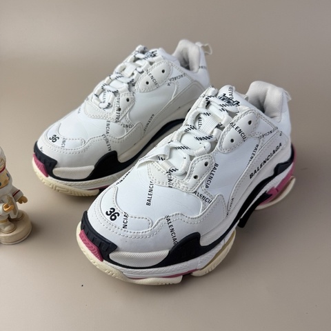巴黎世家/Balenciaga Triple S黑白彈幕老爹鞋 36碼
