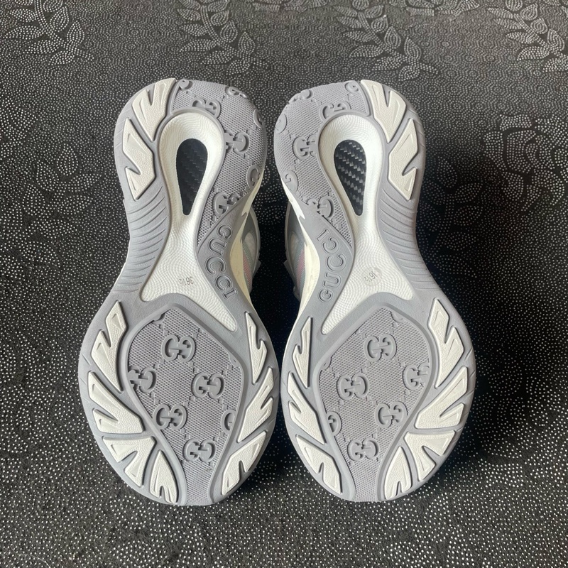 gucci白灰運動鞋36.5碼無盒,裸鞋 成色充新基本無磨損。-3