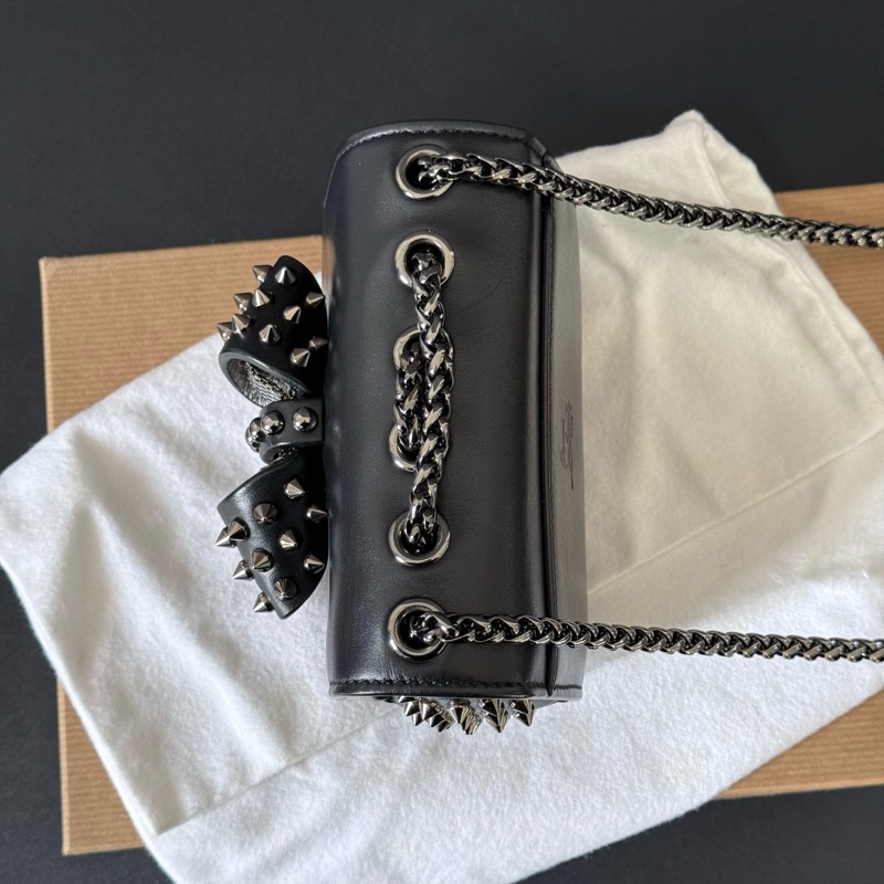 菲拉格慕 hy0081 cl鉚釘包包,長15,寬6,高11,肩帶60-3