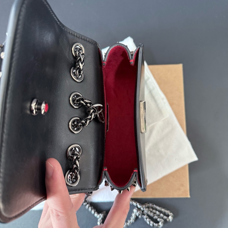 菲拉格慕 hy0081 cl鉚釘包包,長15,寬6,高11,肩帶60-6