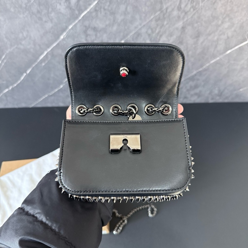 菲拉格慕 hy0081 cl鉚釘包包,長15,寬6,高11,肩帶60-8